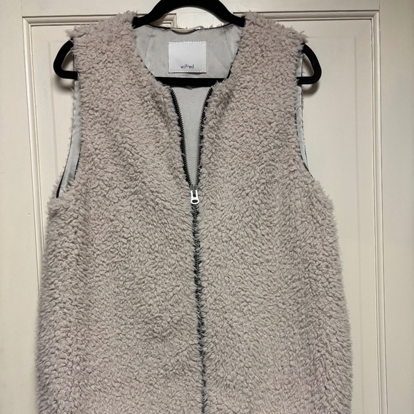 Aritizia Wilfred Chatou Sherpa Teddy Faux Fur Vest in Cream size large - Picture 1 of 4